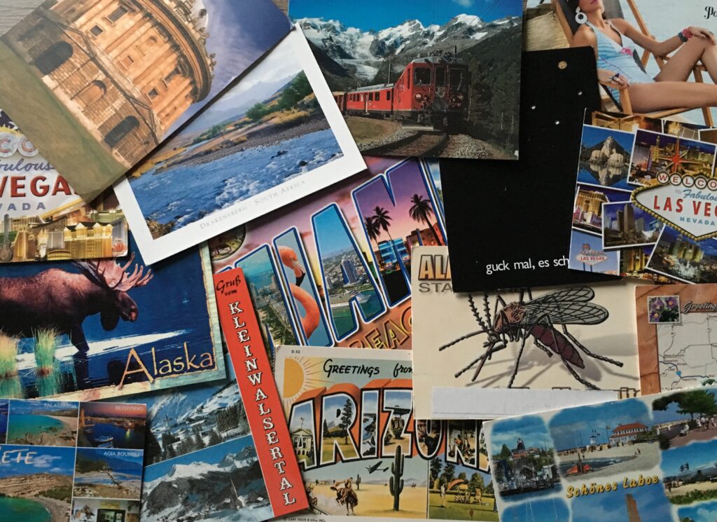 Foto von verschiedenen Postkarten